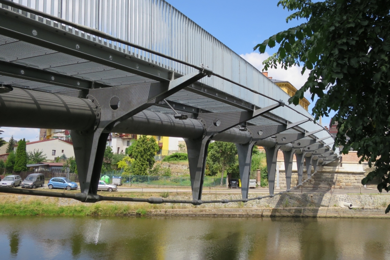 Komenského most v Jaroměři, lávka pro pěší a cyklisty