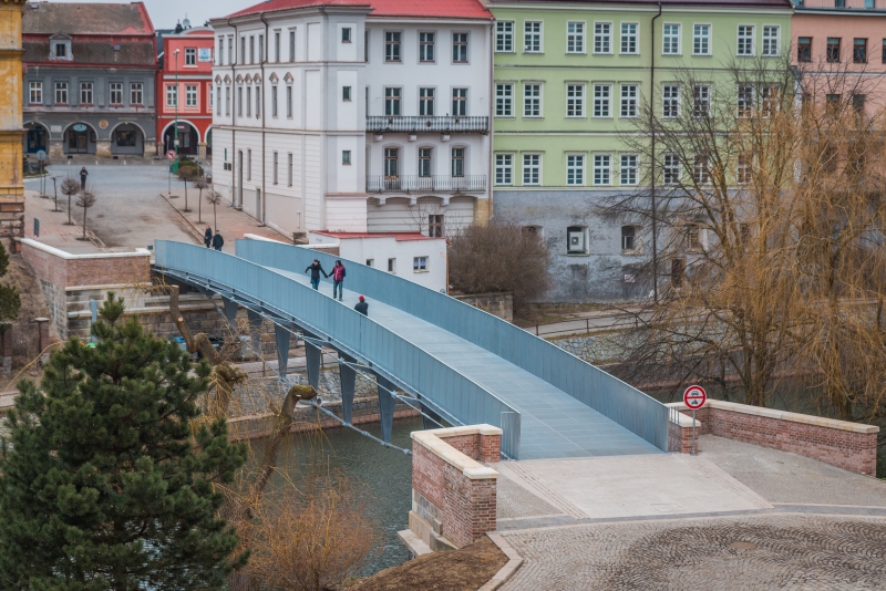 Komenského most v Jaroměři, lávka pro pěší a cyklisty